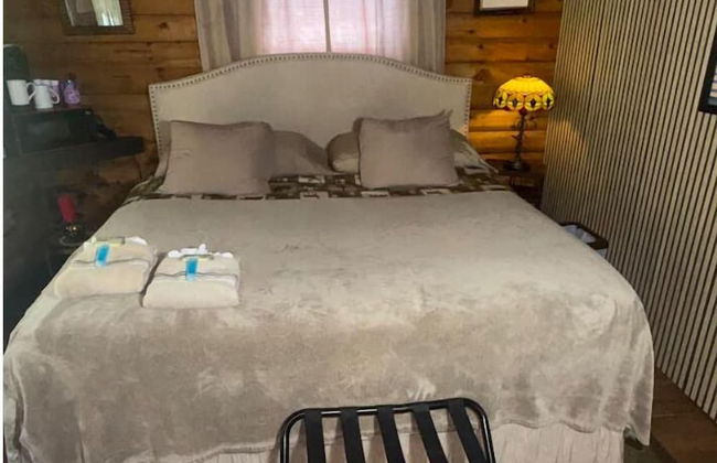 Log Cabin in the Field - Foto 6