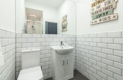 Park House - Large 3 Bedroom Victorian House, 10 Mins from Manchester - Foto 19