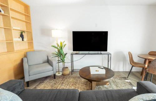 Steps from Aggieville - Fun Manhattan Stay - Foto 18