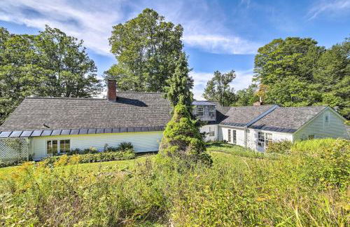 Lovely Brookfield Home with Private Deck and Views - Foto 37