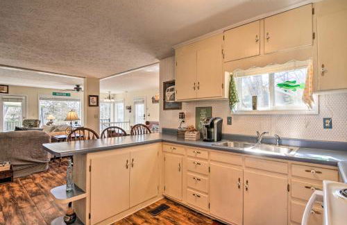 Lakefront Table Rock Getaway with Private Swim Dock! - Foto 8