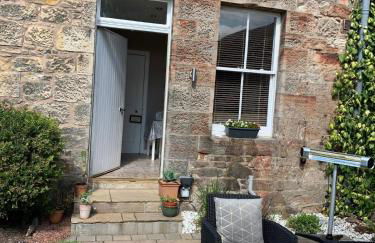 Golf Cottage - Photo 3