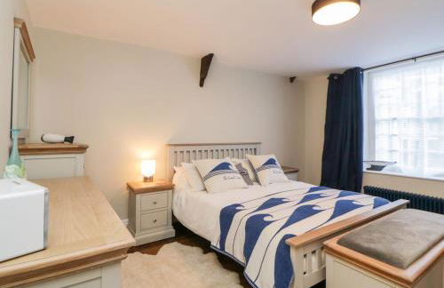 Character 3 Bed Cottage, Close to Waters edge, Parking - Foto 16