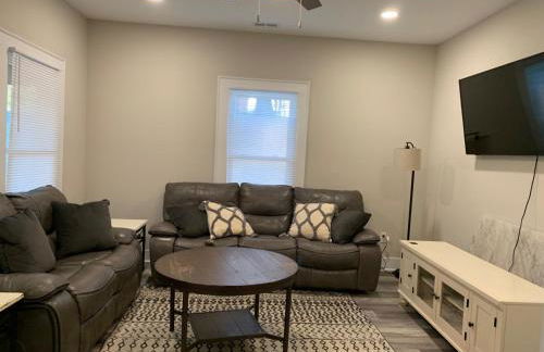 Lincolnton Rail Trail Downtown Family Home - Newly Renovated Walk to Main St and Splash Park - Photo 8