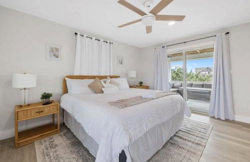 Elegant Updated Oceanfront Home with Pool & Hot Tub - Photo 68