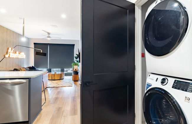 Astra Modern Midtown Retreat With Pool Gym Steps to Dining Broadway - Foto 26