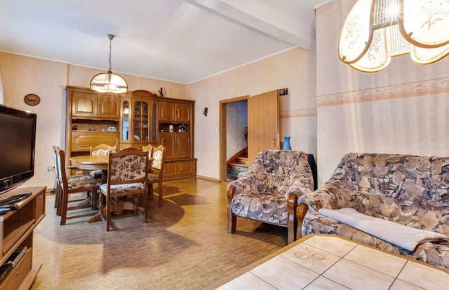 Holiday Home in Thuringia With Private Terrace, use of a Garden and Pool - Photo 14