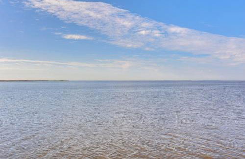 Waterfront Gulf Coast Home with Outdoor Oasis! - Foto 37