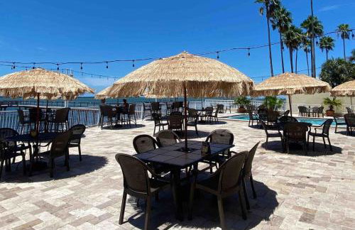 Condo in Waterfront Resort with Balcony Close to Beaches Free Bikes - Photo 6