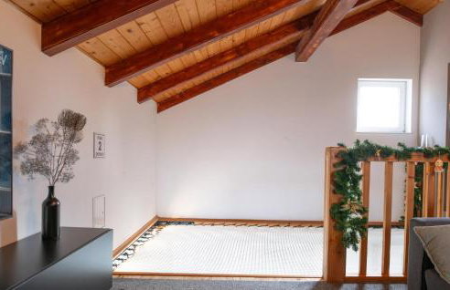 Awesome Home In Gornji Vinkovec - Foto 27