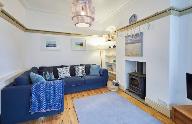 Host Stay Beachside Cottage - Photo 1