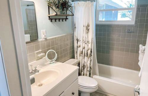 Lemon Bay Hideaway, Retro Beach Bungalow - Foto 30