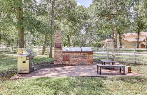 Bright Wallis Cottage with Pergola and Grill! - Foto 24