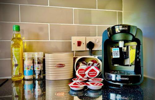 6 Bedroom House - DISC0UNTS - Parking, Contractors, Group, Family - Foto 8