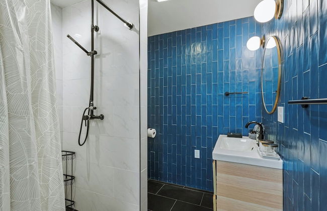 Lake Daze by Avantstay Lakefront w/ Modern Interior, Enclosed Porch & Hot Tub - Foto 28