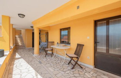 6 Bedroom Awesome Home In Prolozac - Foto 14