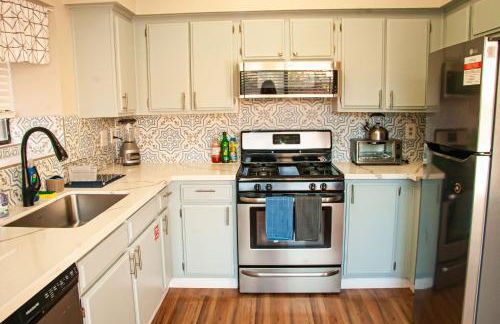 Large Pool & Patio Cozy Single Story Family House - Foto 6