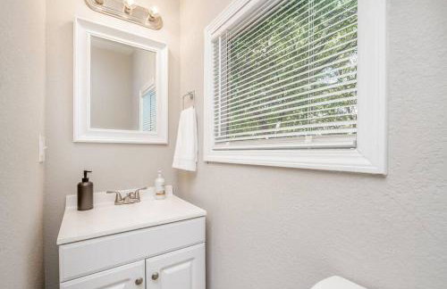 4 Bed 2 Bath Home by College Hill and Hospitals - Foto 12