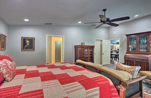 Holly Lake Retreat w/ 2 Community Pools & Yard - Foto 14