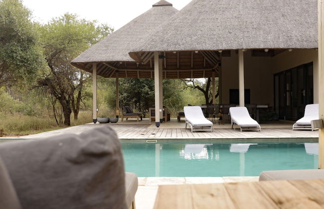 Villa Appelblaar Luxury 4 Bedroom Villa Home in the South African Bush - Photo 3