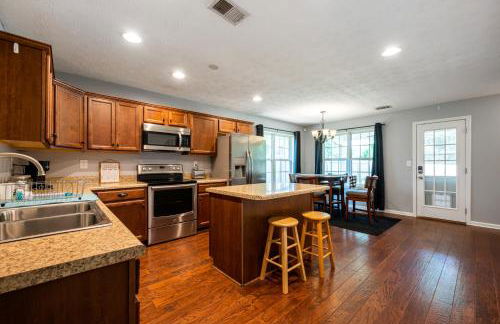 Fenced BKYD & Firepit 1 Mile To Lakepoint Sports - Foto 16