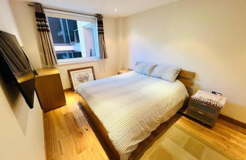 Chelsea Riverfront 2BR & Balcony - Foto 30