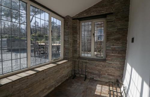 White Haywood Farmhouse - Photo 14