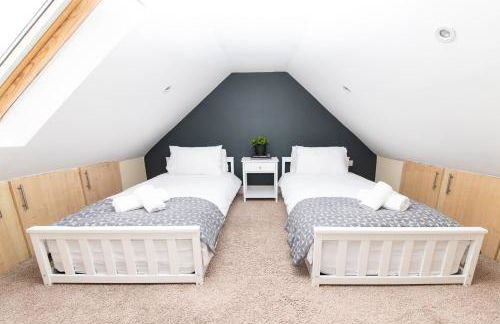 Newly Renovated Modern 3BR Home Near the River Thames - Foto 15