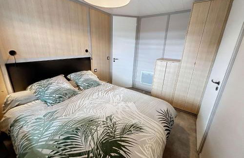 Chalet de Standing 6 Pers. à Jullouville - Piscine Chauffée, Plage à Proximité, Wi-Fi Inclus - FR-1-361-536 - Foto 12