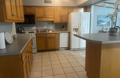 Private Pool & Yard Mins to Dining & University - Foto 54