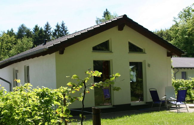 Bungalow in Eifel Near Forest and Mountains - Foto 21