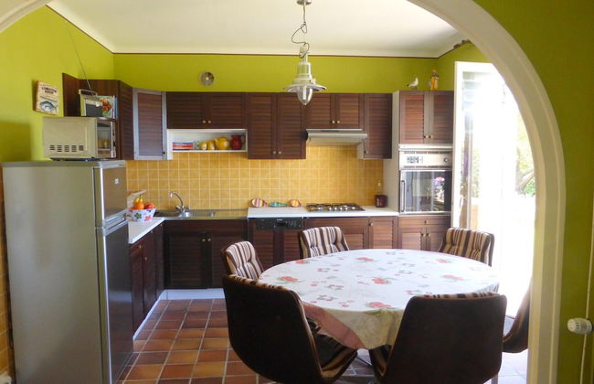 Holiday Home in Plozevet Near Beaches - Foto 4