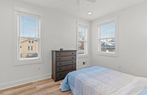 Steps From Beach & Boardwalk, Ocean Views with 5 Decks, 3 Cars - Foto 11