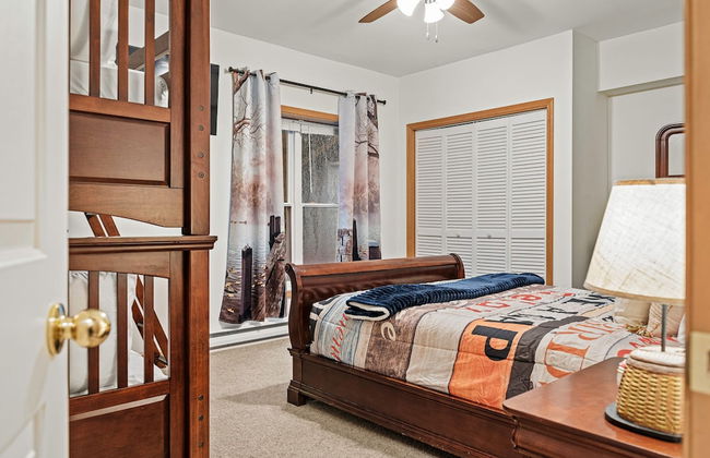 Mews Mountain House by Avantstay Walk to Beach Hot Tub Game Room - Foto 48