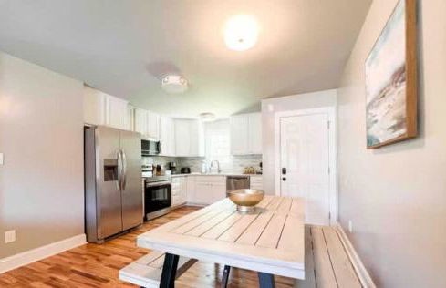 Pet-Friendly 4BR Family Home with Fenced Yard - Foto 15