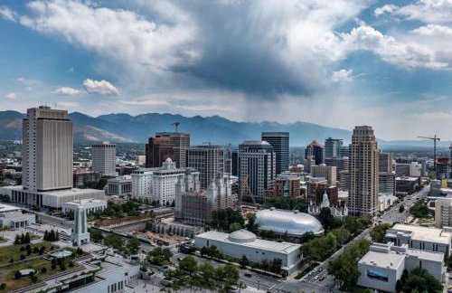 Private Pet Friendly Avenues Suite of Downtown - Foto 29