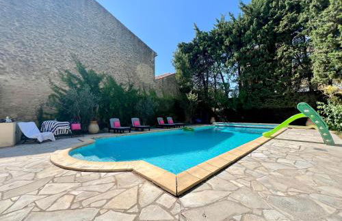 Bourgeois House - 16 personnes, Piscine, 6 chambres, 8 lits, 4 SDB, Centre-ville, CLIM - Foto 19