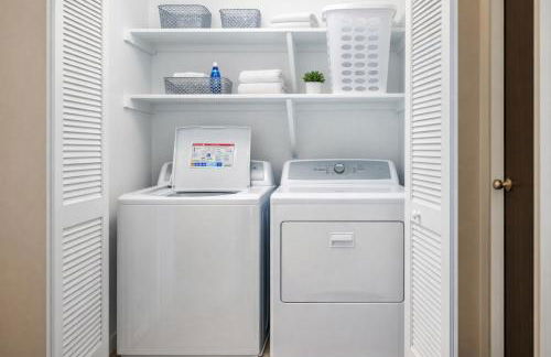 Waterfront Home, Short Walk to Beach, Deck/Balcony - Foto 33