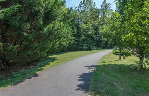 Luxe Loft Pet-friendly, Gas Grill & 5 Minutes from Town - Foto 14