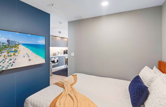 Modern High-Rise Condo with Pool/Gym, in Central DT MIAMI! - Photo 18