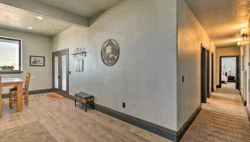 Spacious Tooele Unit with Sprawling Mtn Views! - Foto 4