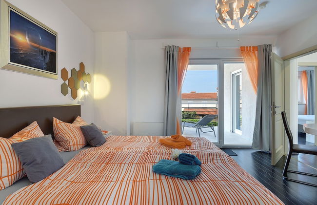 Modern Holiday Home in Novigrad With Pool - Foto 2