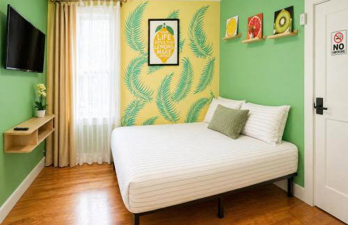 Lemon Vibes room in Guesthouse - Photo 2