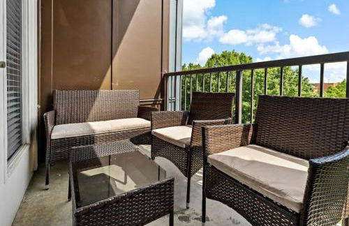 Chic Studio - 5 Min DT, Gym, Parking, W-D - Sleeps 6 - Foto 26