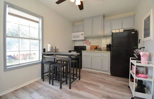 SuperValue Suite #8 @ East End Revitalized - Foto 15