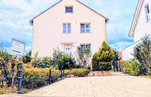 Make Yourself At Home - Foto 1