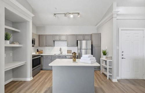 North Dallas 1BR Escape Modern Design Amenities - Photo 18