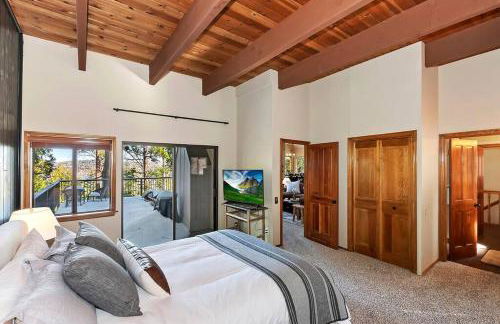 Stunning LAKE VIEW Game Room Spa Walk To Village - Photo 25