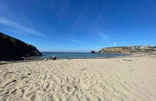 THE ANNEXE AT UPPER BEACH HOUSE - Photo 41