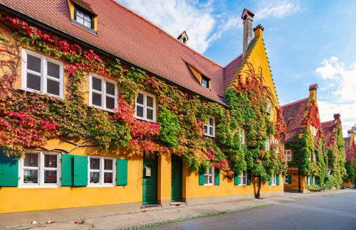 Stylish Old Town Apartment with Free Parking and a Balcony near the Cathedral - Foto 13